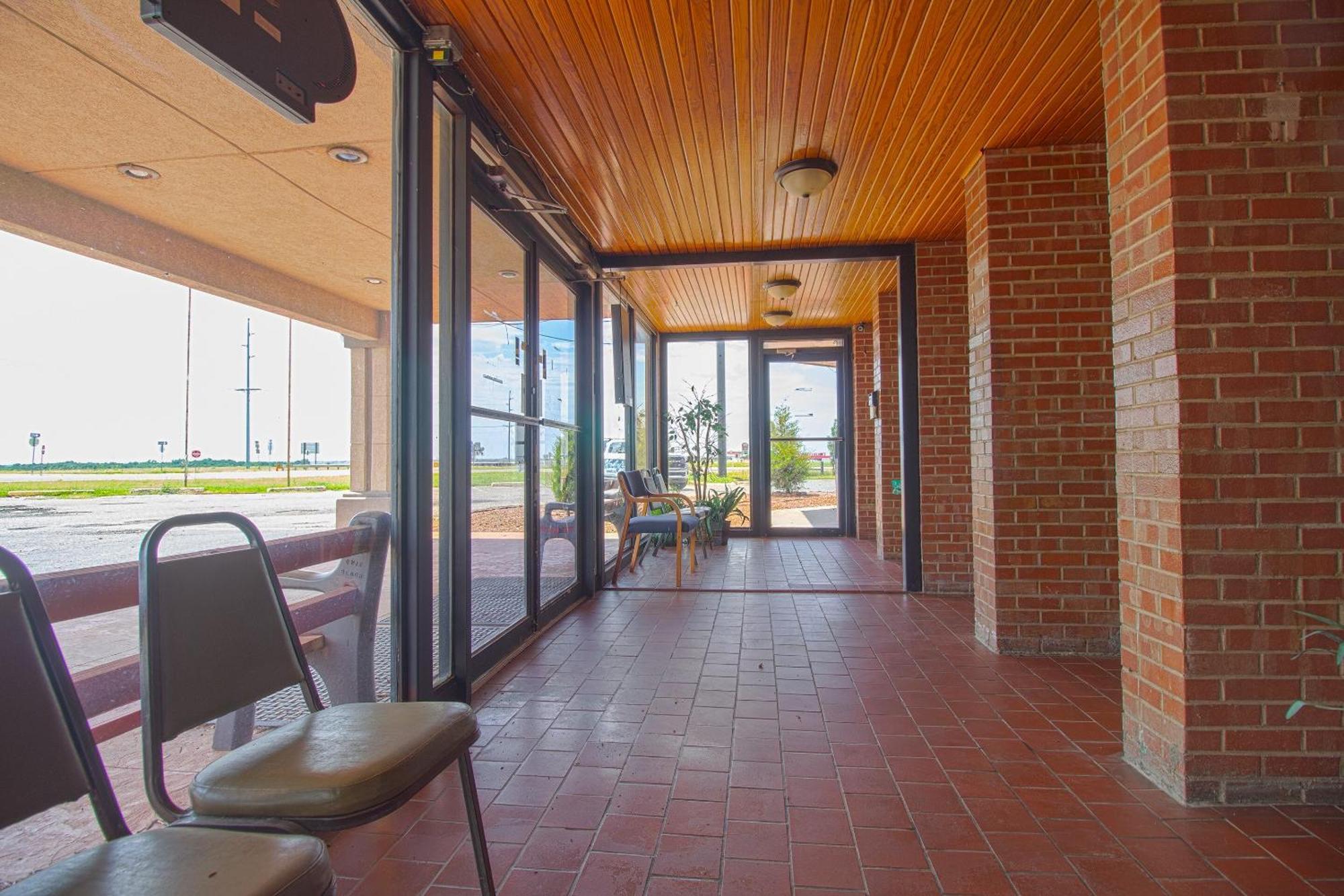 American Best Inn By Oyo I-35 Perry Near Lake Mcmurtry Exterior foto
